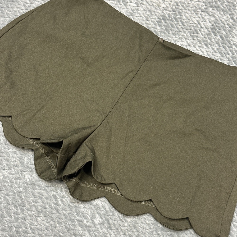 Love Tree Shorts Womens Large Army Green Flat Front Scallop Hem Dress Shorty - Picture 3 of 9